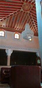 https://www.immotaroudant.com/bien/villa-avec-des-plafonds-sculpture/