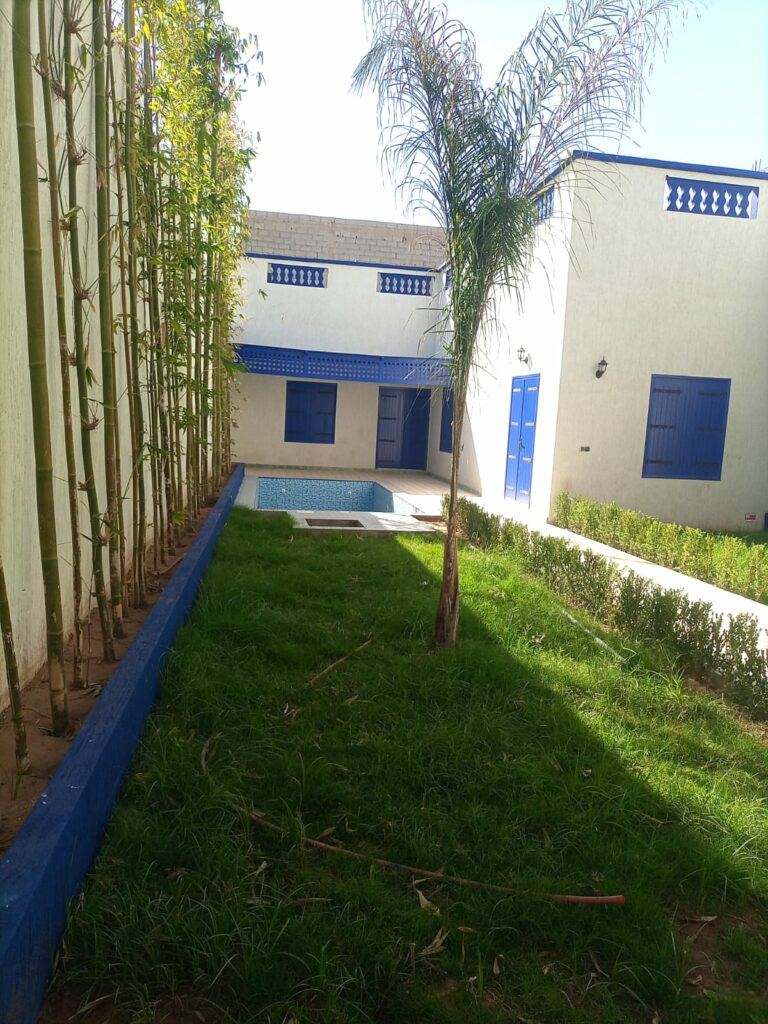 Villa avec piscine et jardin — Réf. R25JY1A — photo 1