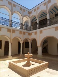 https://www.immotaroudant.com/bien/riad-du-fontaine/