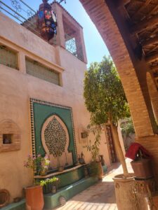 https://www.immotaroudant.com/bien/en-location-riad-hchom/