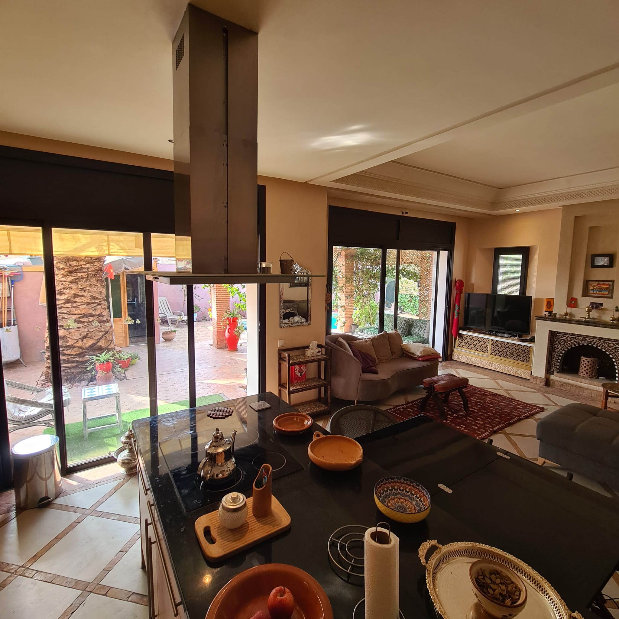 Villa de Soleil avec Jardin et Piscine