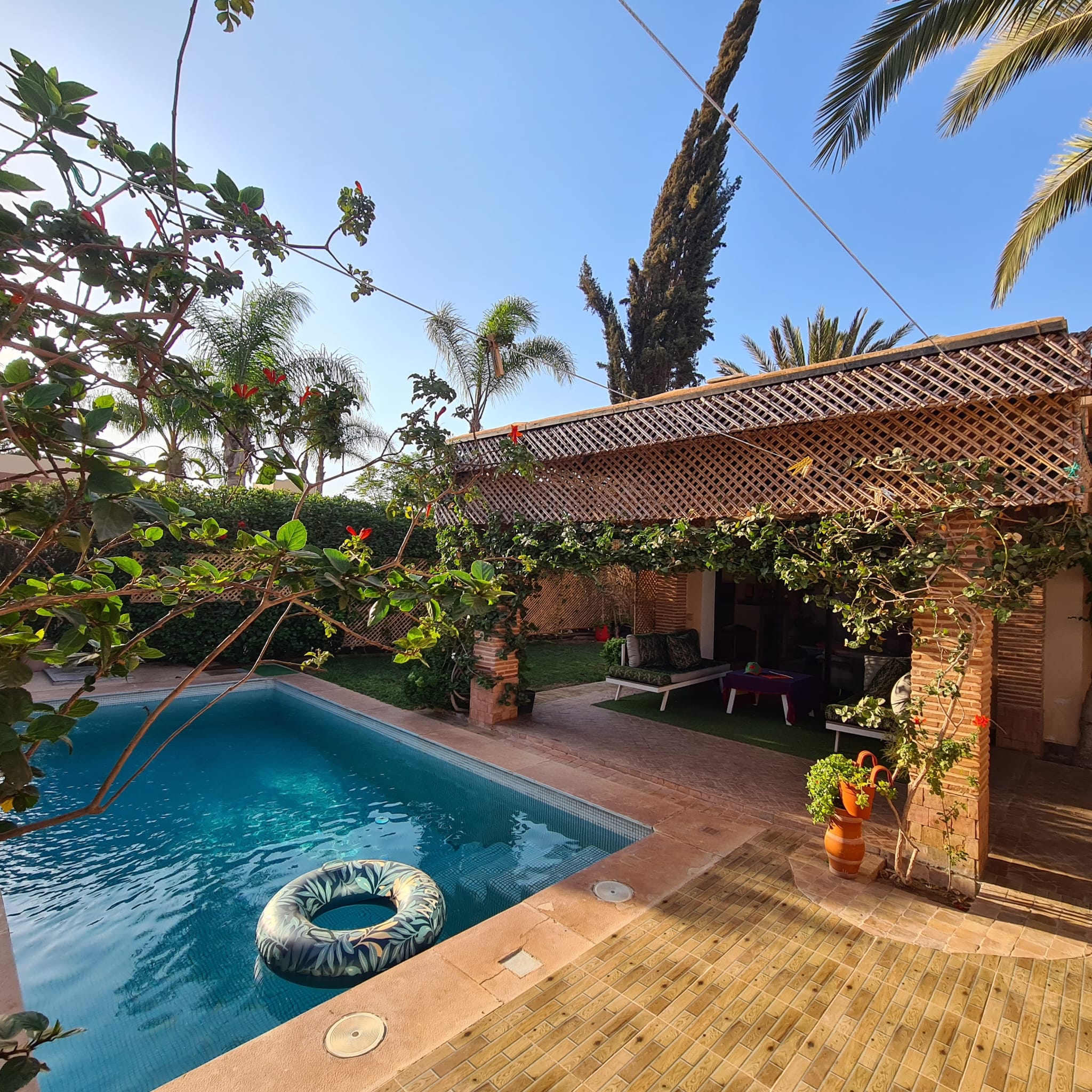 Villa de Soleil avec Jardin et Piscine