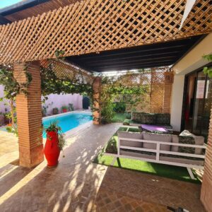 https://www.immotaroudant.com/bien/villa-de-soleil-avec-jardin-et-piscine/