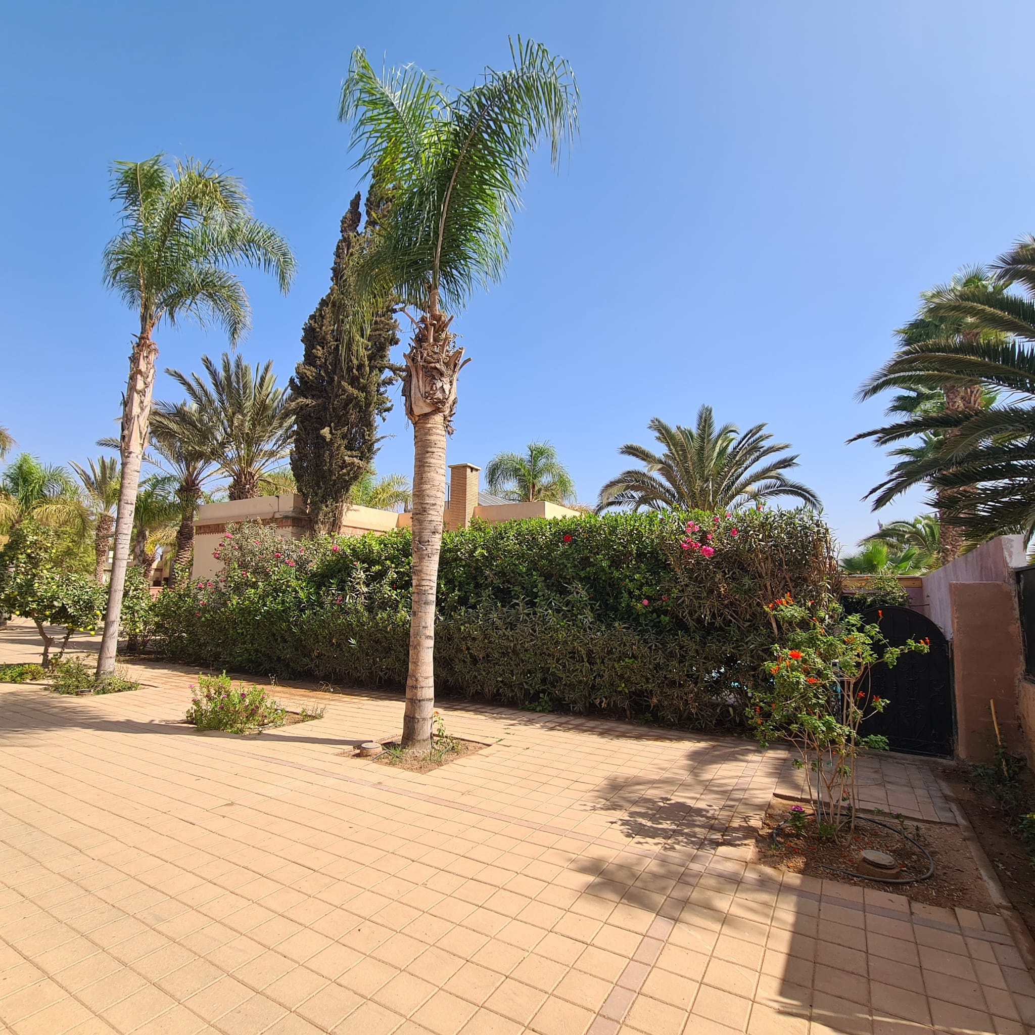 Villa de Soleil avec Jardin et Piscine