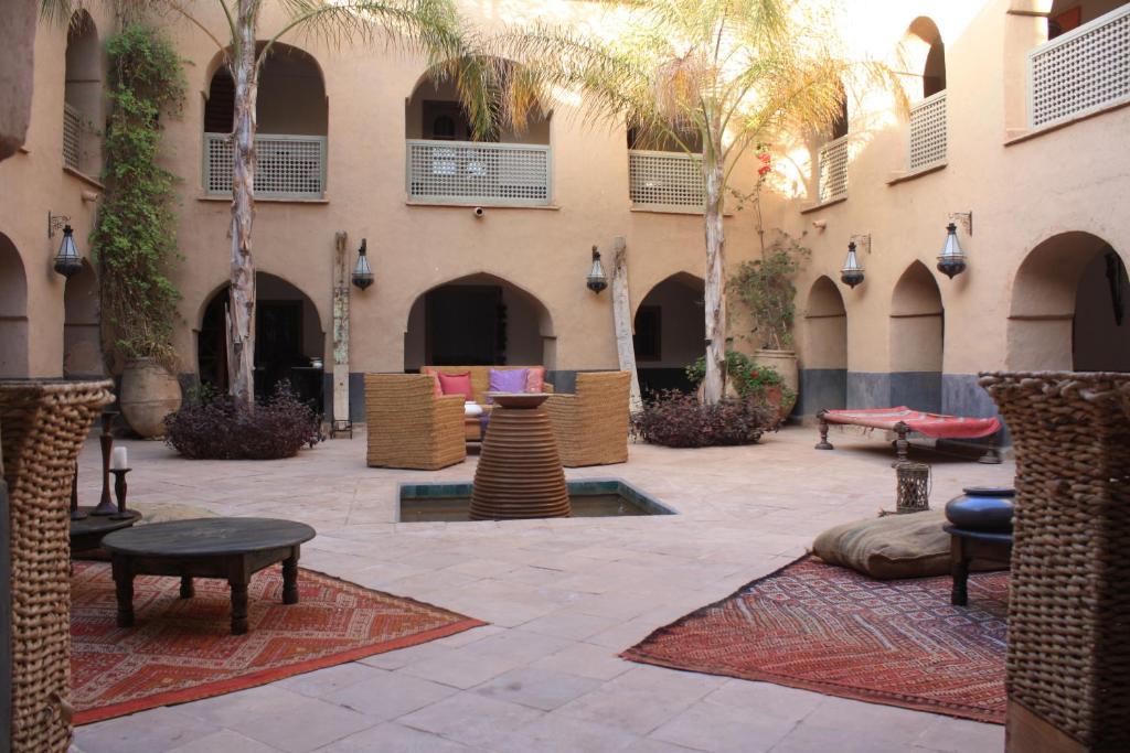 Riad Maison d’Hôtes à Vendre – 6 Chambres – Piscine – Région Agadir / Taroudant