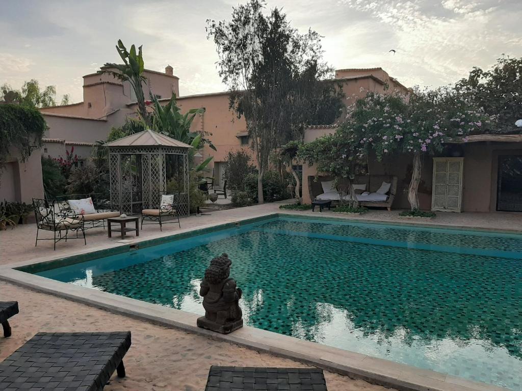 Riad Maison d’Hôtes à Vendre – 6 Chambres – Piscine – Région Agadir / Taroudant