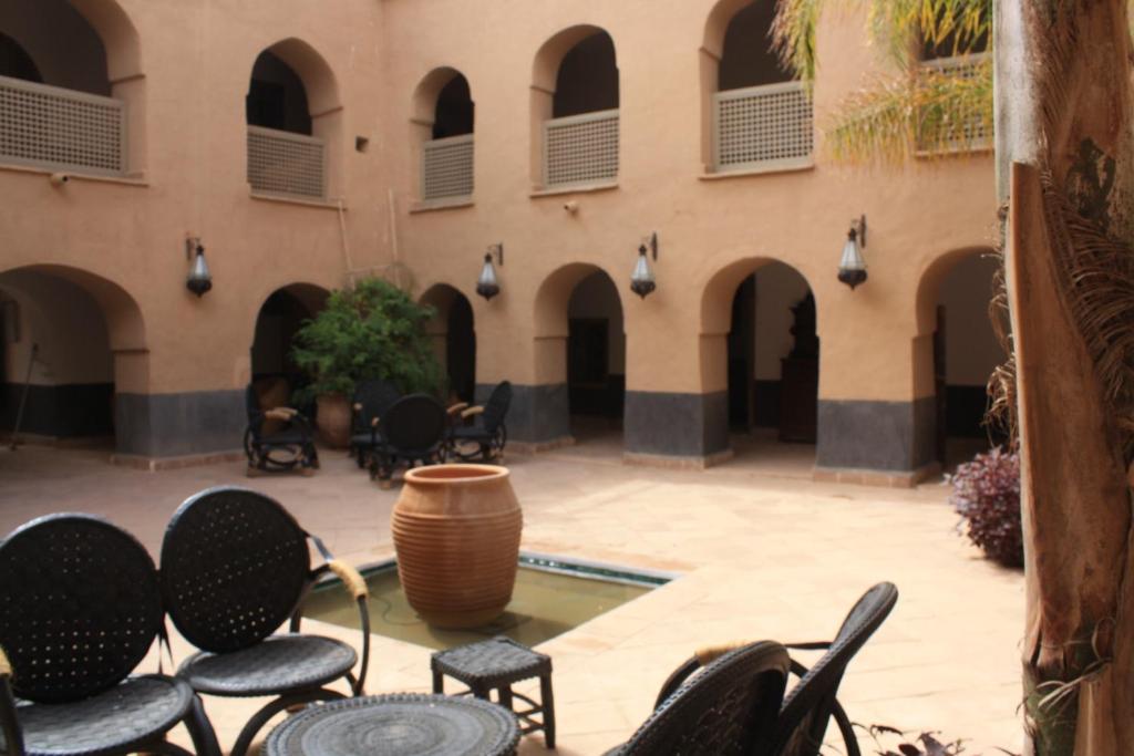 Riad Maison d’Hôtes à Vendre – 6 Chambres – Piscine – Région Agadir / Taroudant
