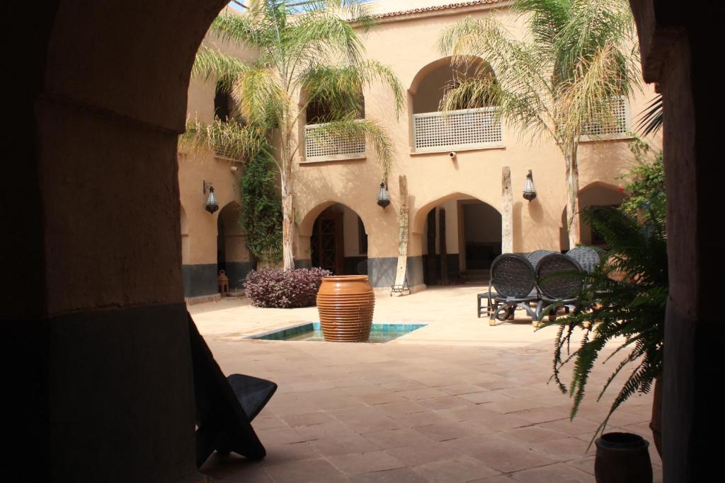 Riad Maison d’Hôtes à Vendre – 6 Chambres – Piscine – Région Agadir / Taroudant