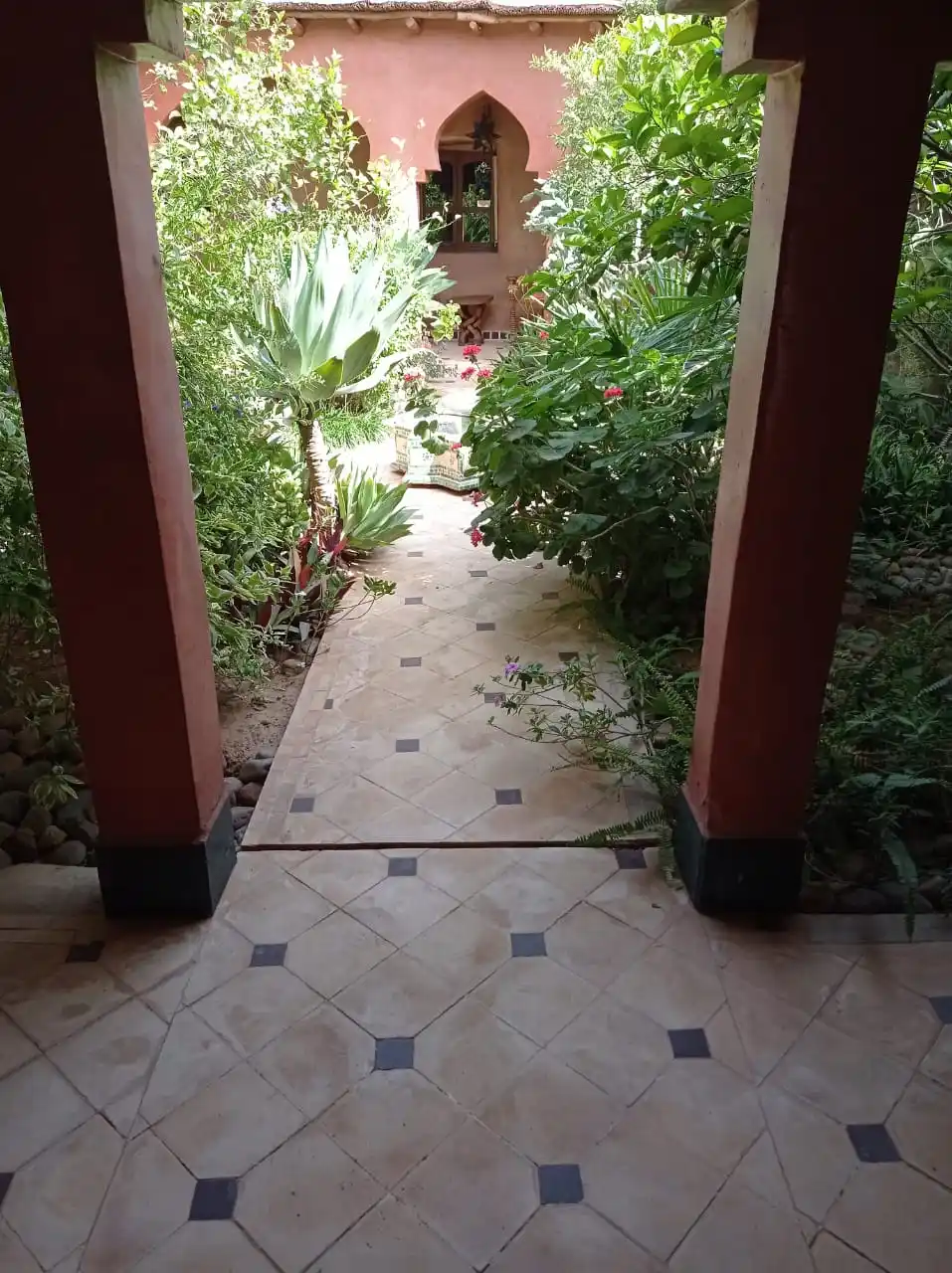 Riad avec piscine et Jardin. — photo 21 — réf. R551UBZ