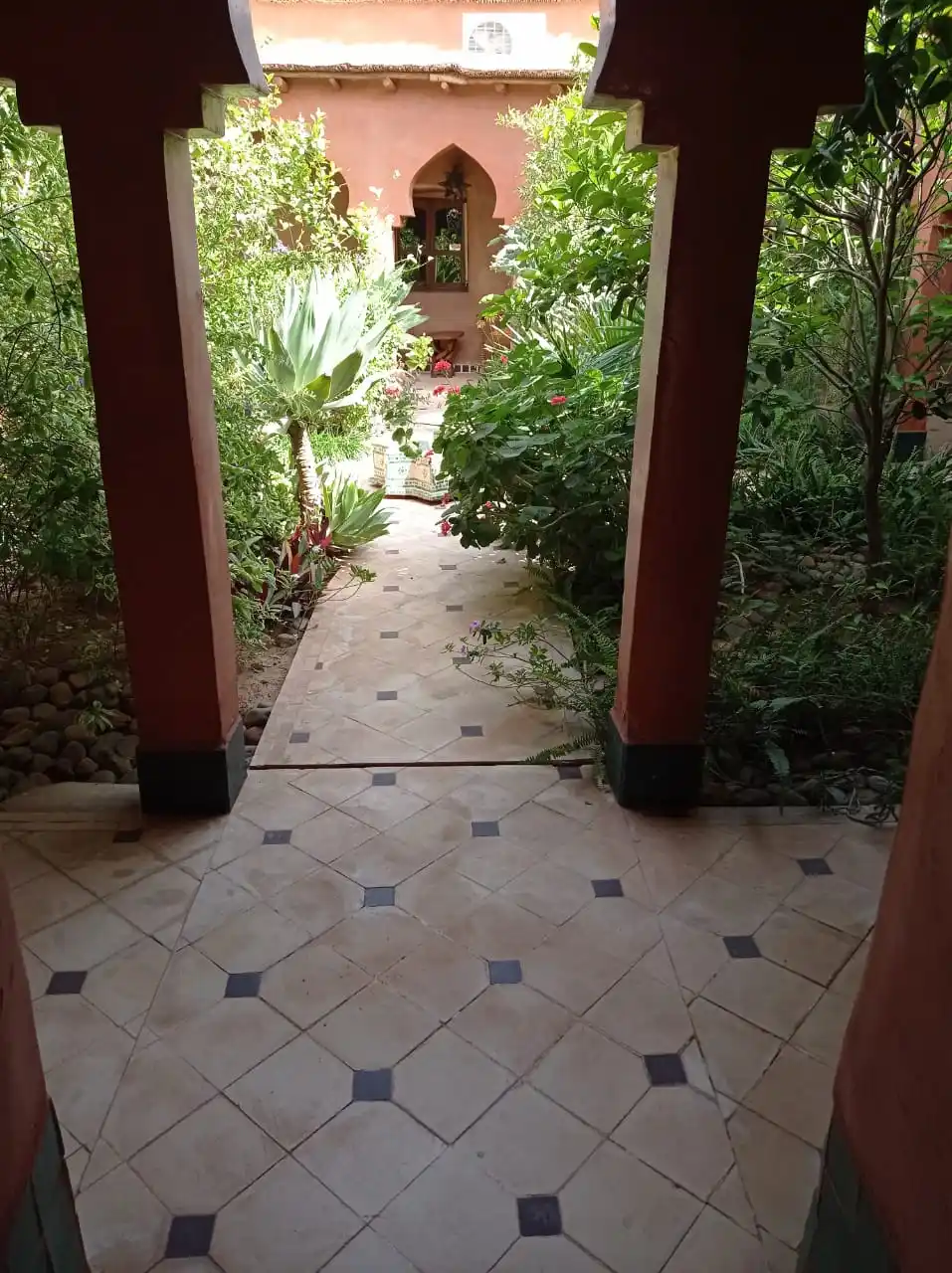 Riad avec piscine et Jardin. — photo 27 — réf. R551UBZ