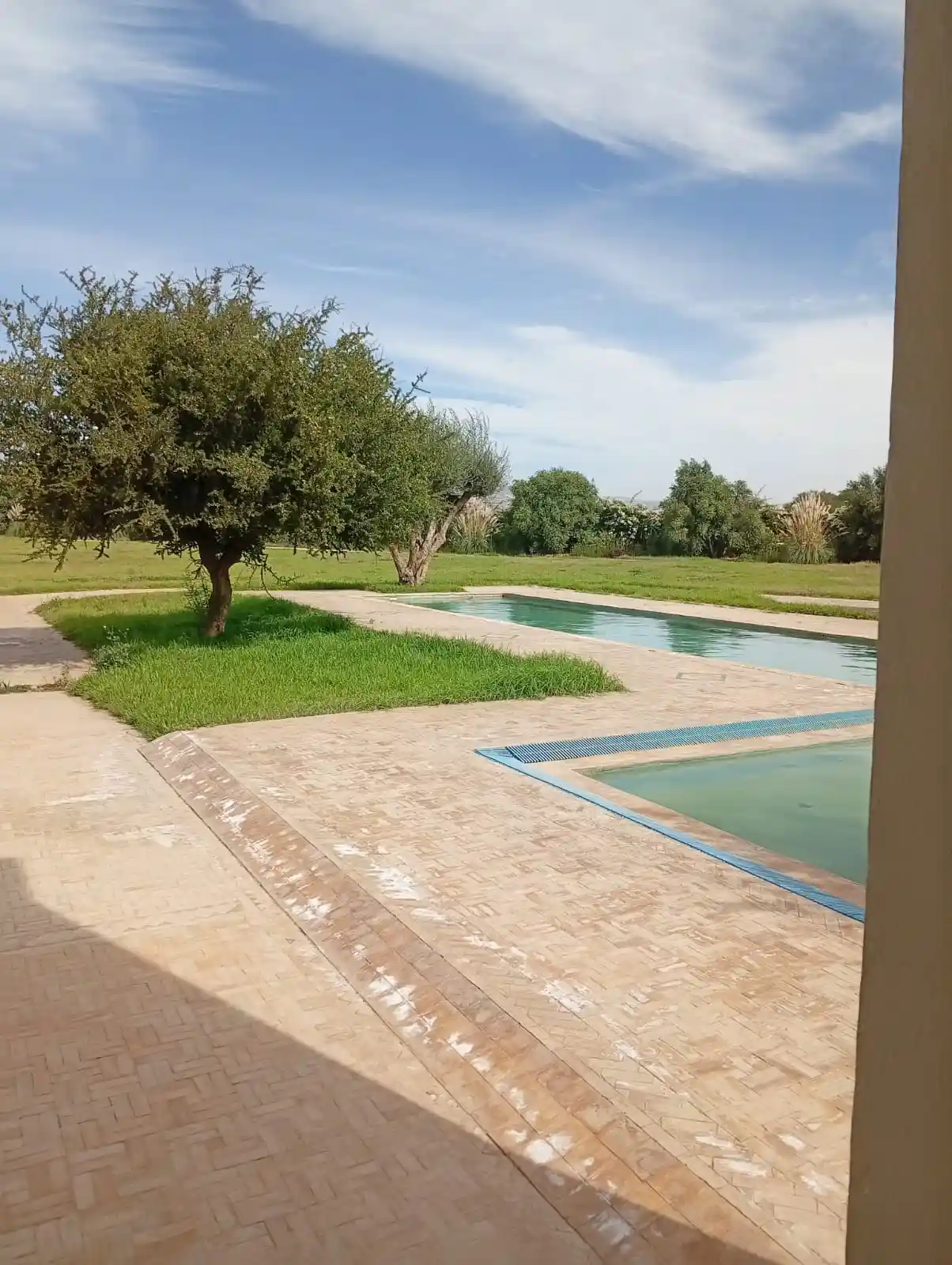 Riad avec un lac pour les oiseaux migrateurs — photo 25 — réf. R1XKW9
